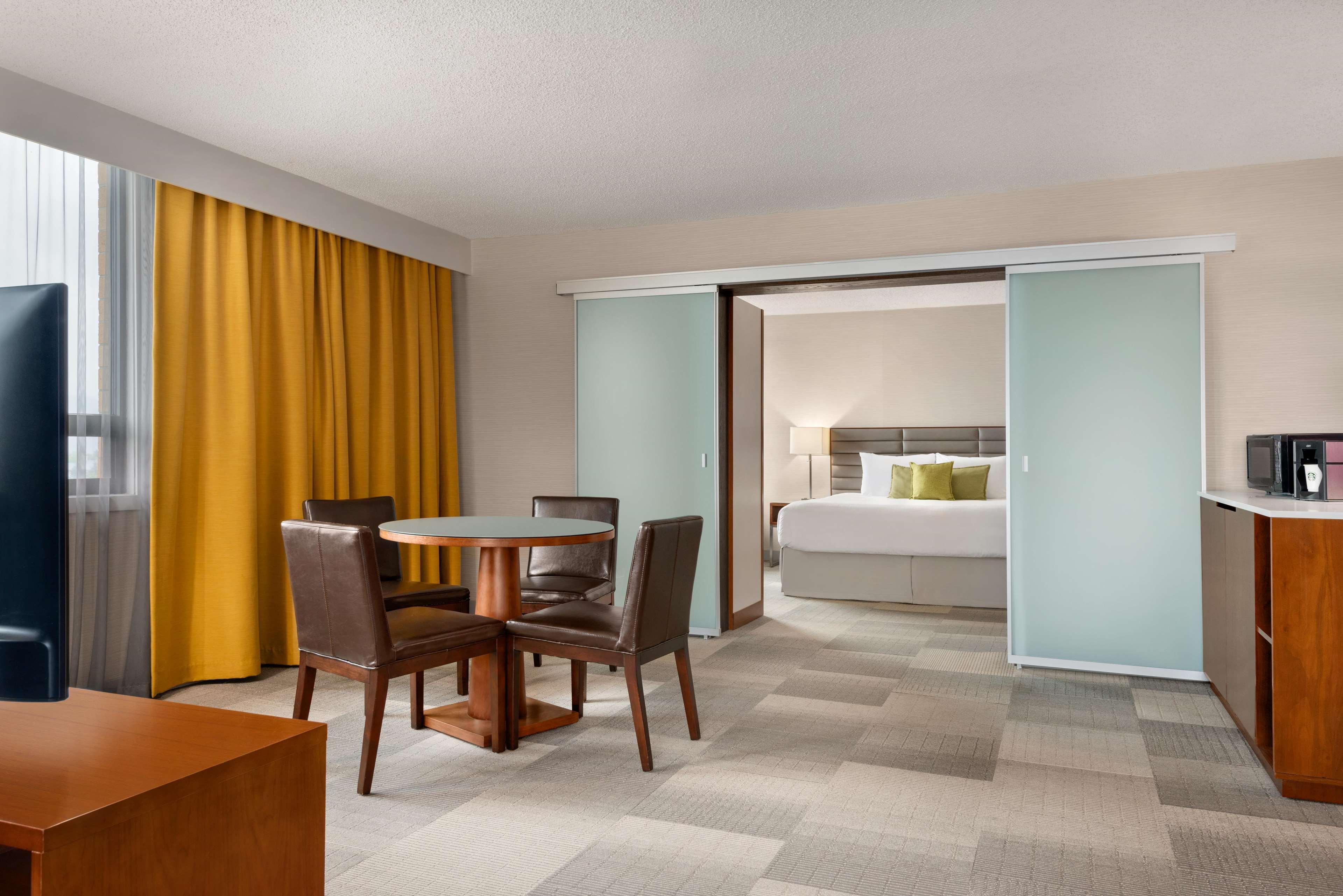 Coast Prince George Hotel By Apa Exterior foto