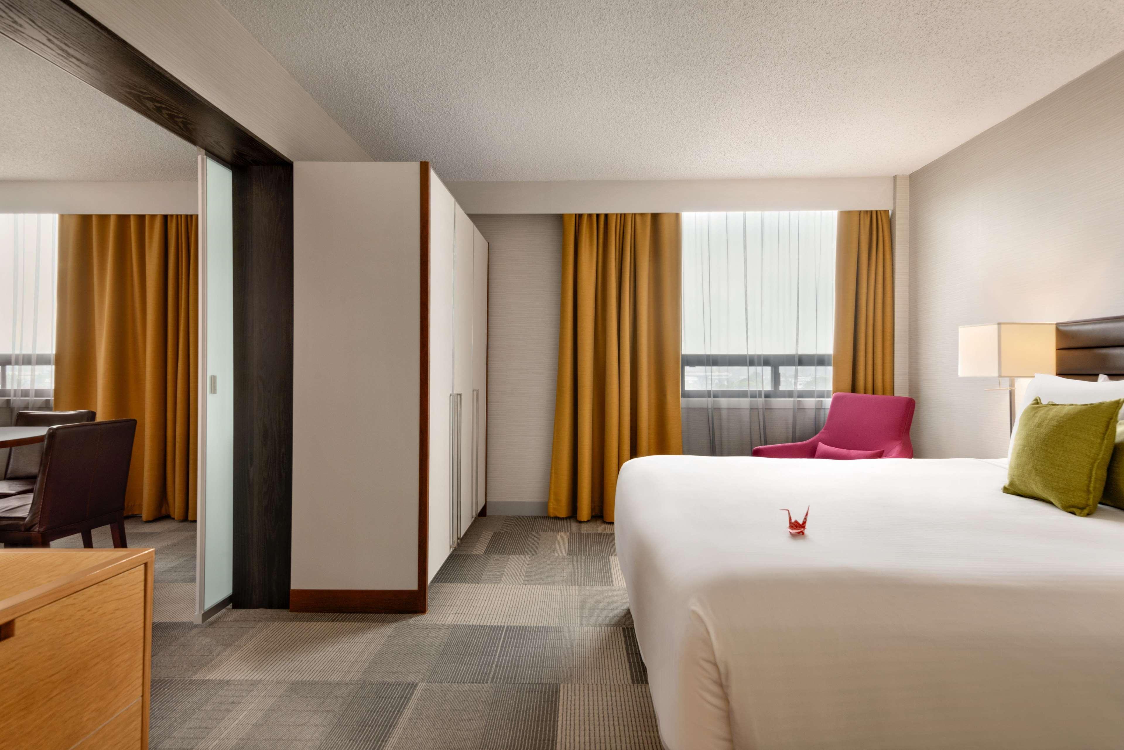 Coast Prince George Hotel By Apa Exterior foto