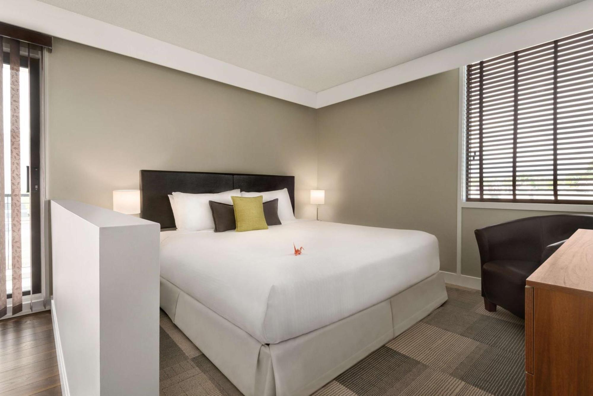 Coast Prince George Hotel By Apa Exterior foto